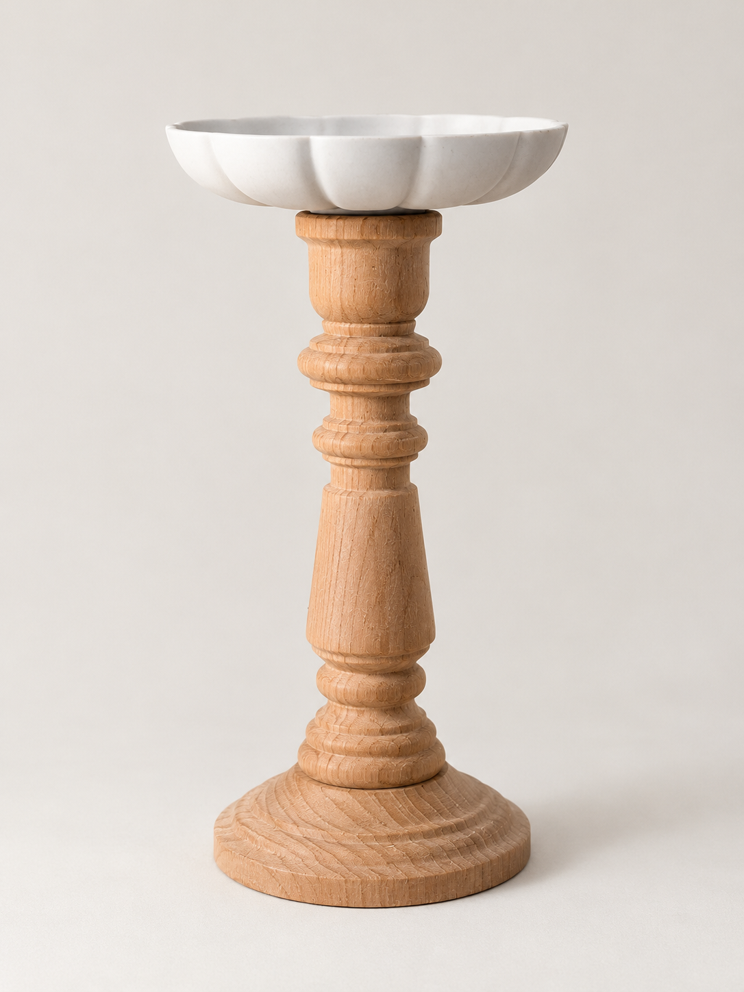 Nymphea candle holder in natural oak and porcelain, made in Normandy